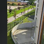 Mila Z Duzym Tarasem I Miejscem Parkingowym *
