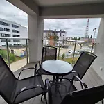 Mila Z Duzym Tarasem I Miejscem Parkingowym Apartmán